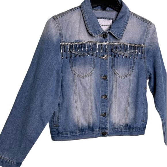 The Style Between Us Denim Fringe Rhinestone Fringe Jean Jacket Size Medium - Picture 2 of 9